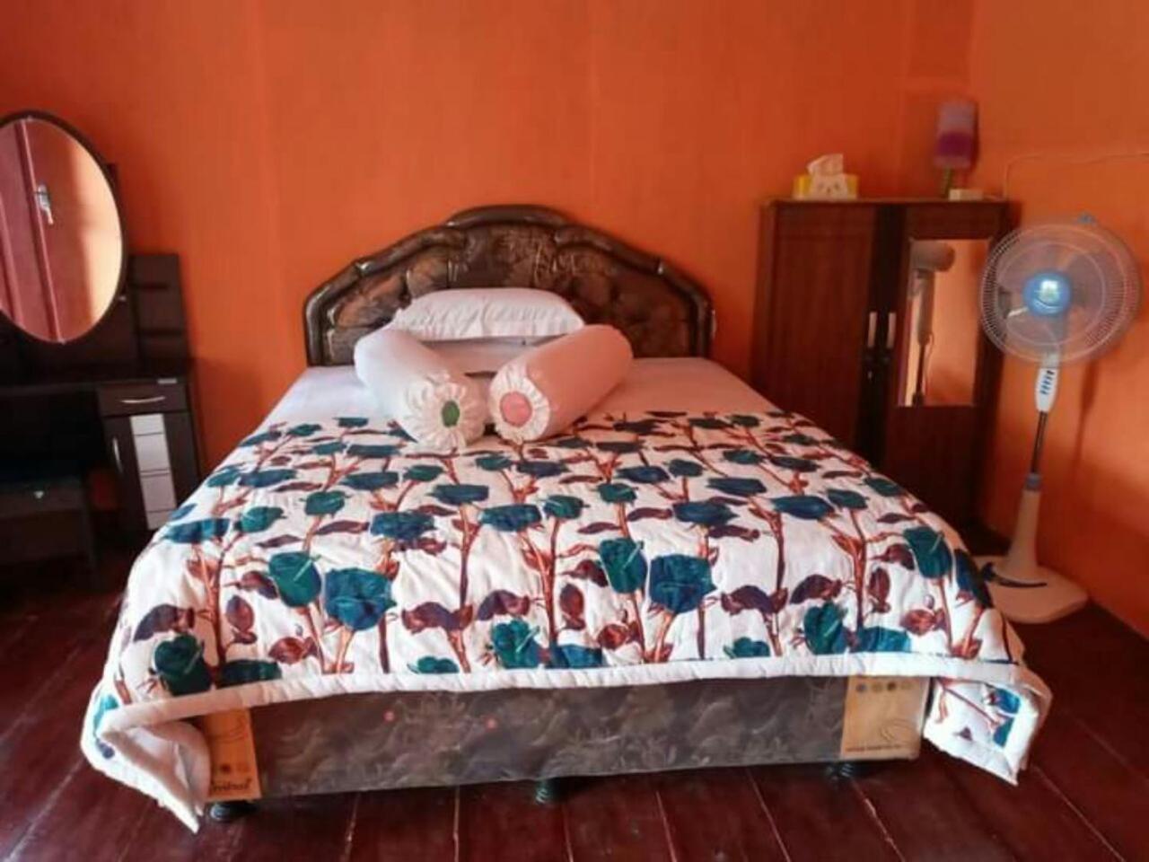 Nusa Nalan Beach Resort Rumah Olat Номер фото