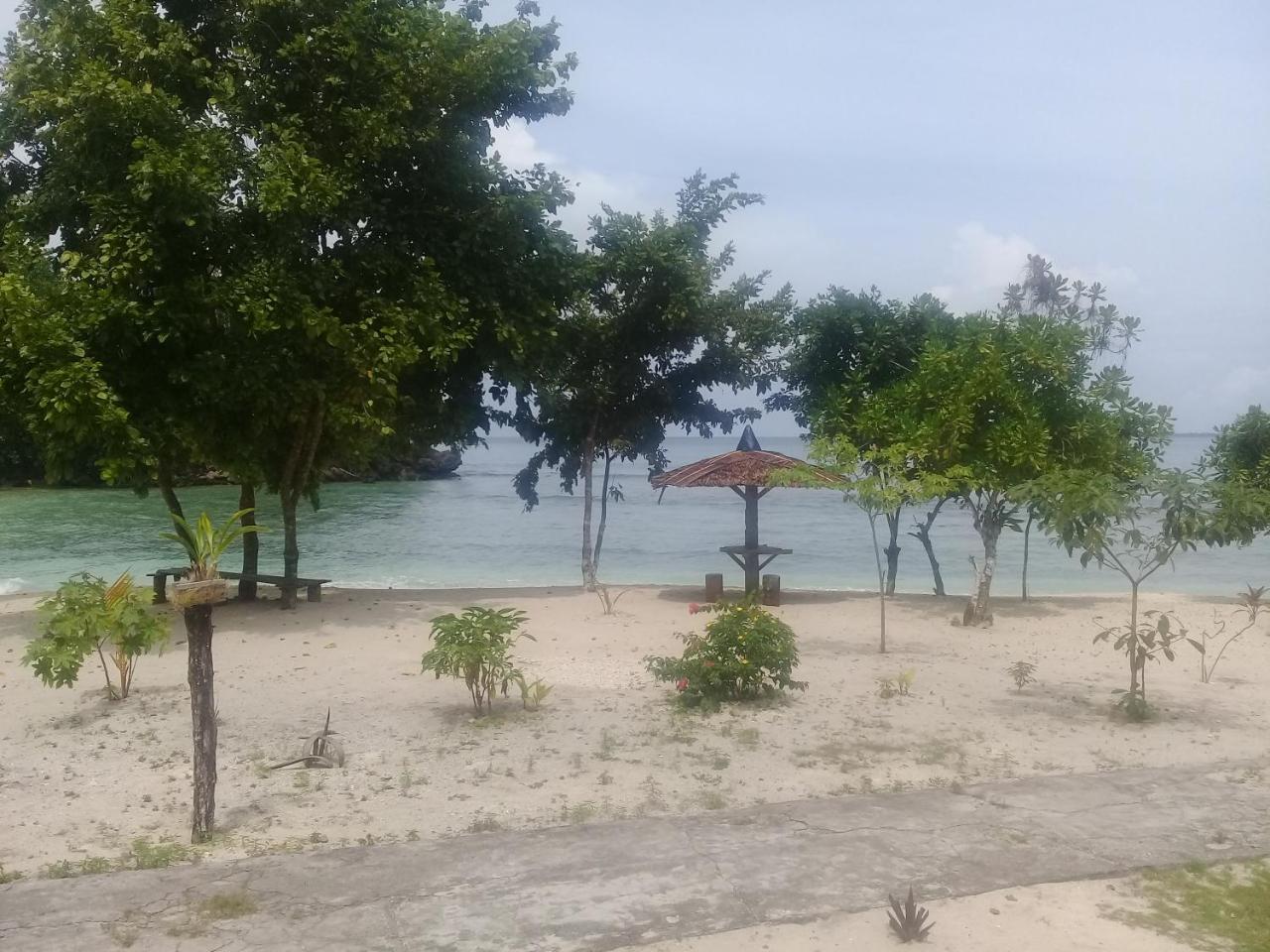 Nusa Nalan Beach Resort Rumah Olat Экстерьер фото