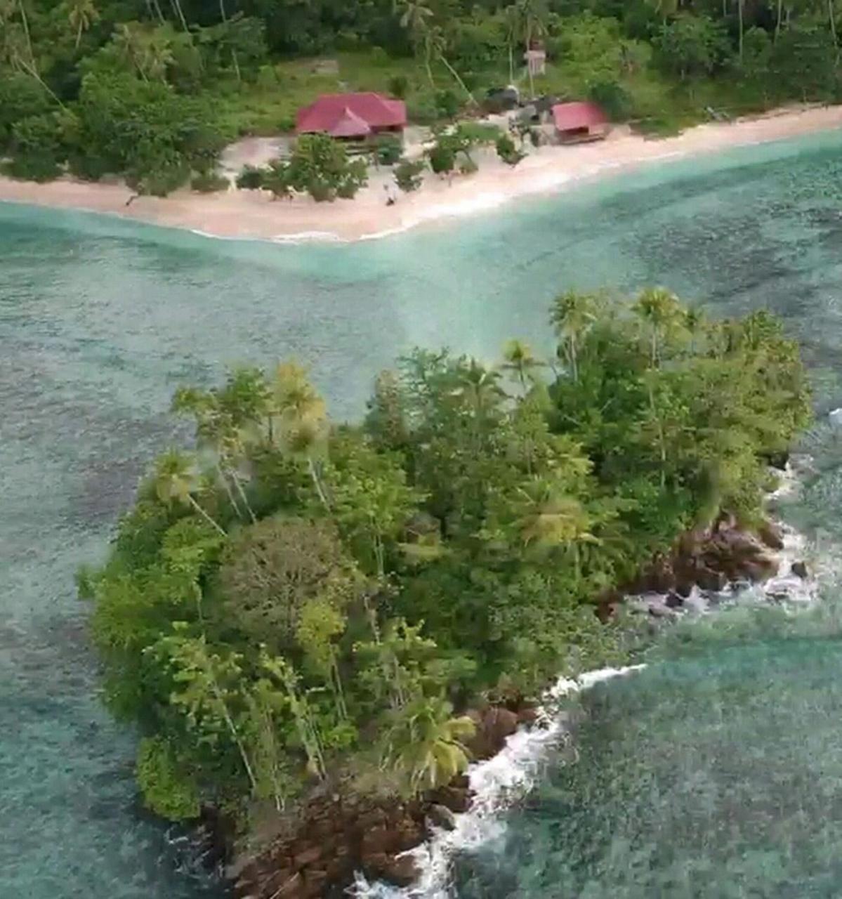 Nusa Nalan Beach Resort Rumah Olat Экстерьер фото